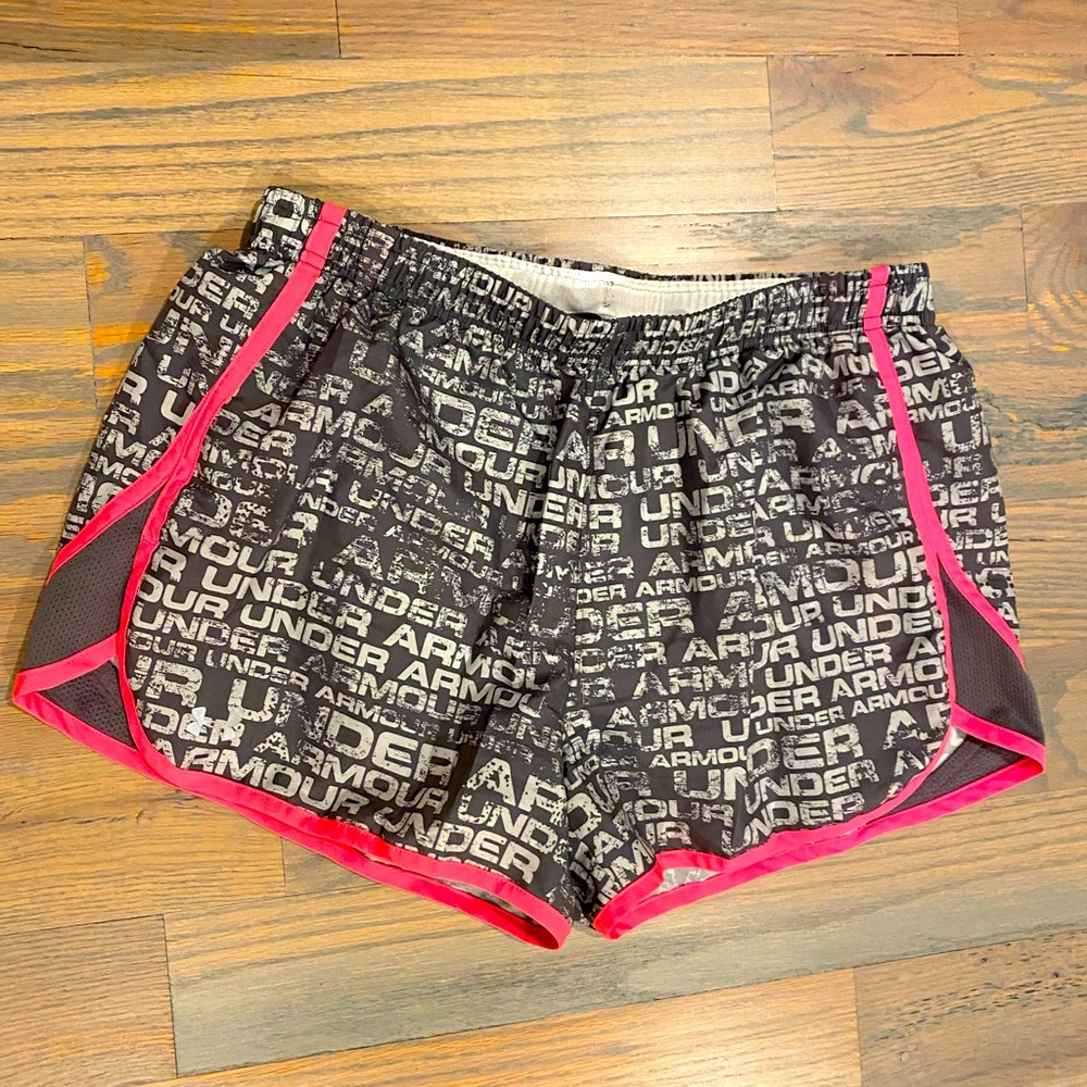 Under Armour women athletic shorts size M